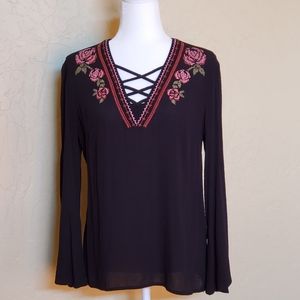 Como Vintage Cross Stitched Design Top